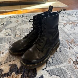 Dr. Martens 1460 8-eye black leather